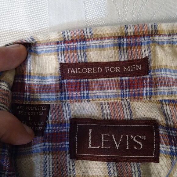 Vintage Levi's Plaid Button-Down Shirt - Picture 9 of 9